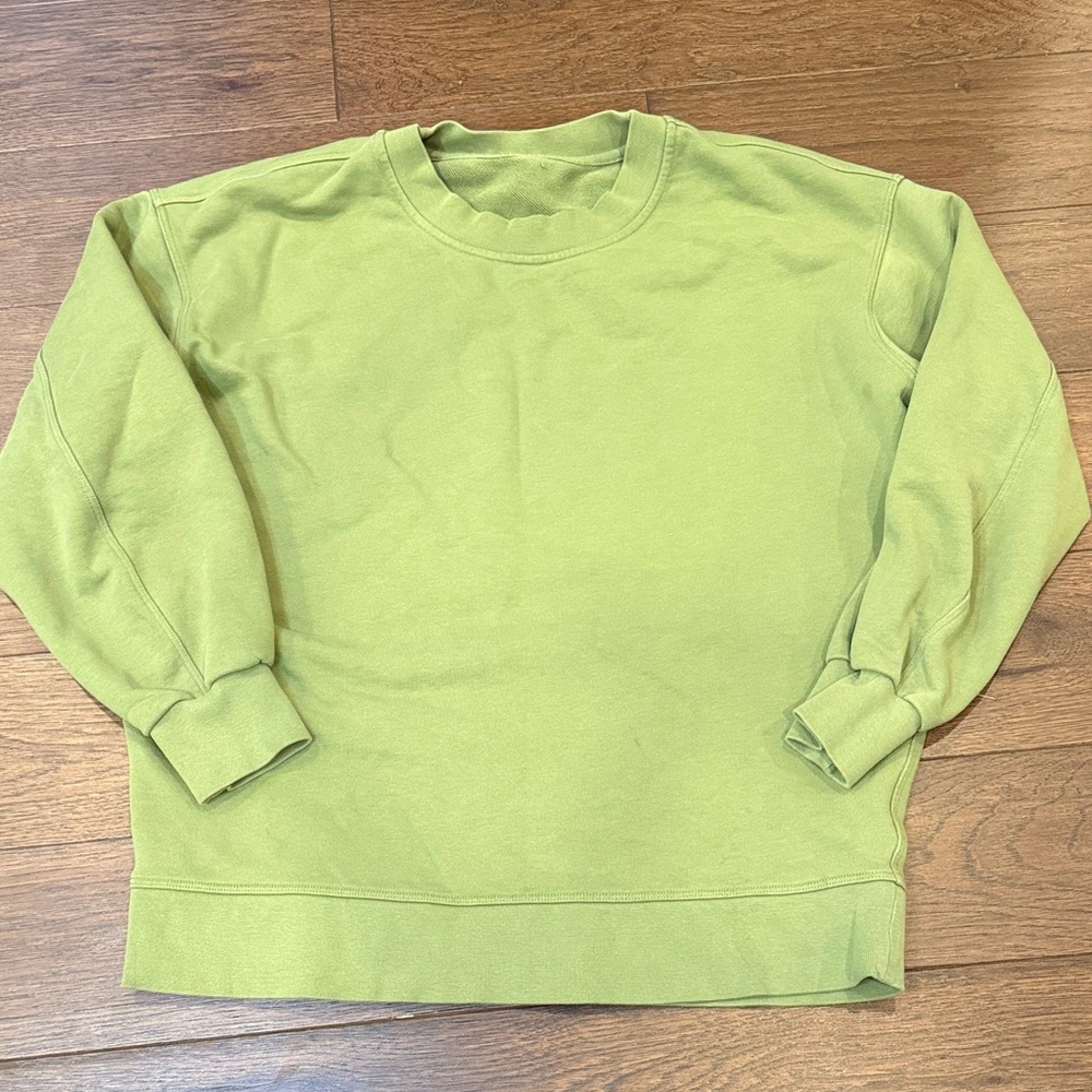 Lululemon Women’s Green Crewneck Sweater (2/4?) C27-072
